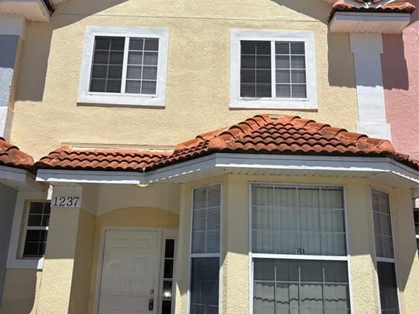1237 S Beach Cir, Kissimmee, FL 34746