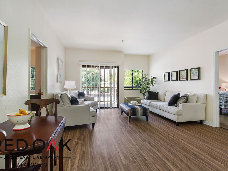 1st image of 539 N Mentor Ave #216
