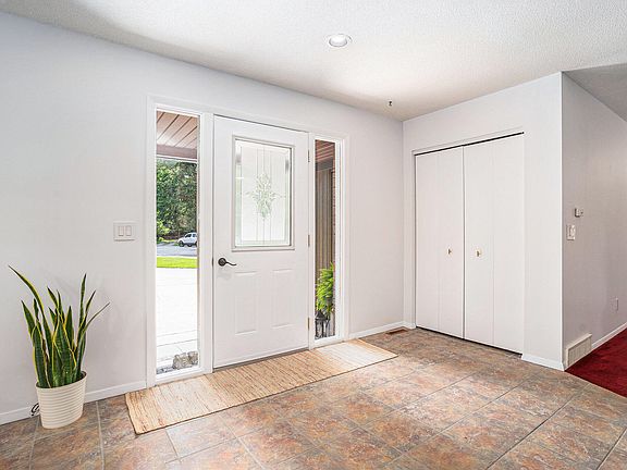 5th image of 4901 Clearwater Ct