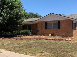 1208 Avenue M, Ralls, TX 79357