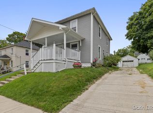 921 Hackett St, Ionia, MI