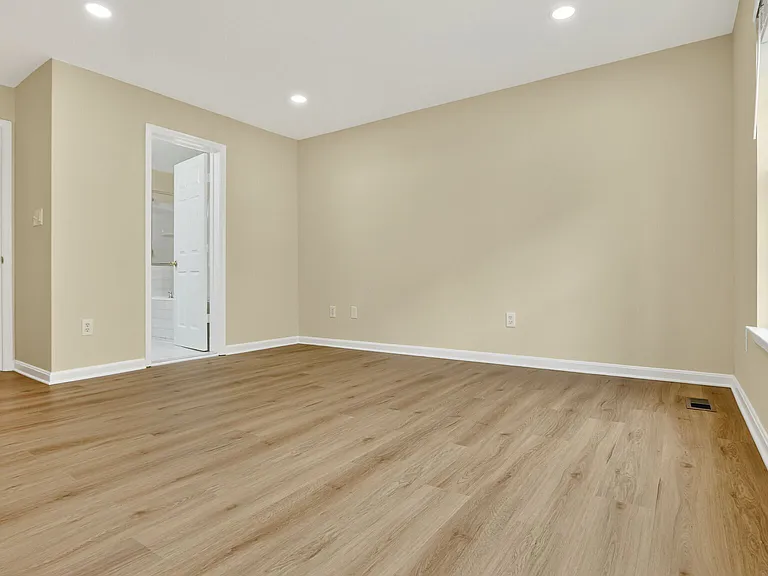 2492 Quick St #103 — Photo 5