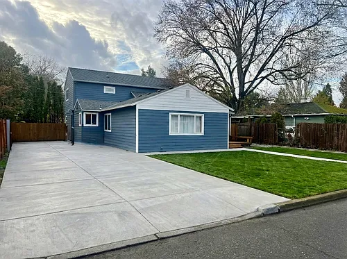 215 SW 131st Ave Photo 1