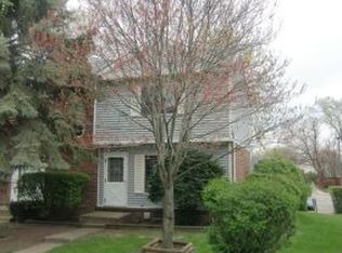 140 Somerset Ln, Bolingbrook, IL 60440