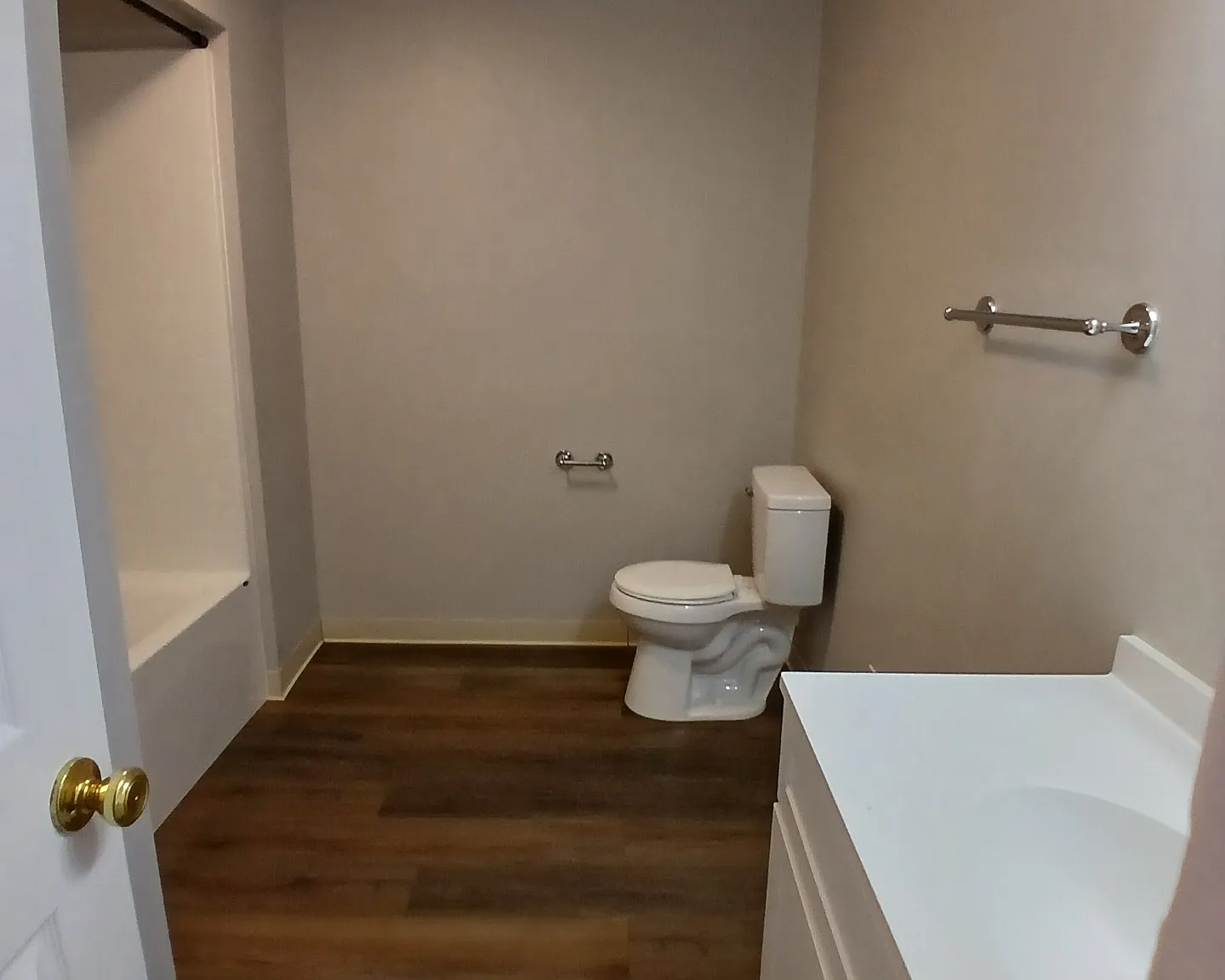 3 bed, $1,350 — Photo 3