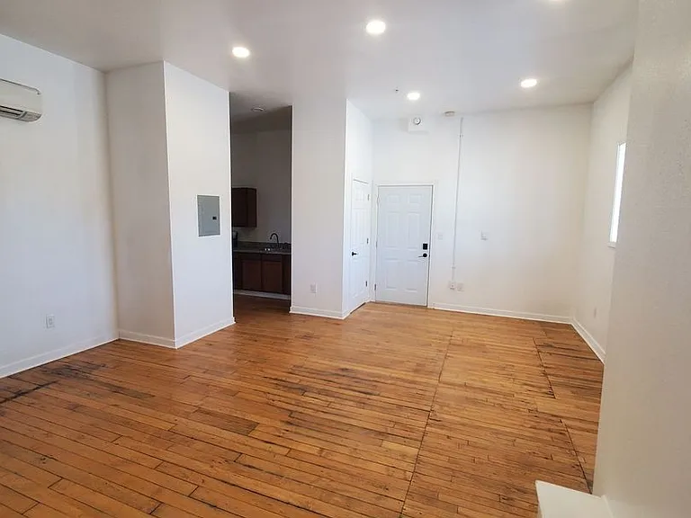 The Berm - 2001 10th Ave (24 Units Luxury Apartments) — Photo 15