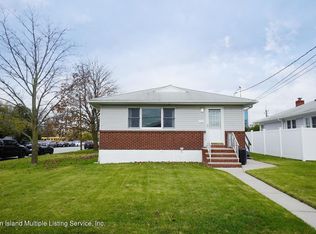 105 Riche Ave, Staten Island, NY 10314