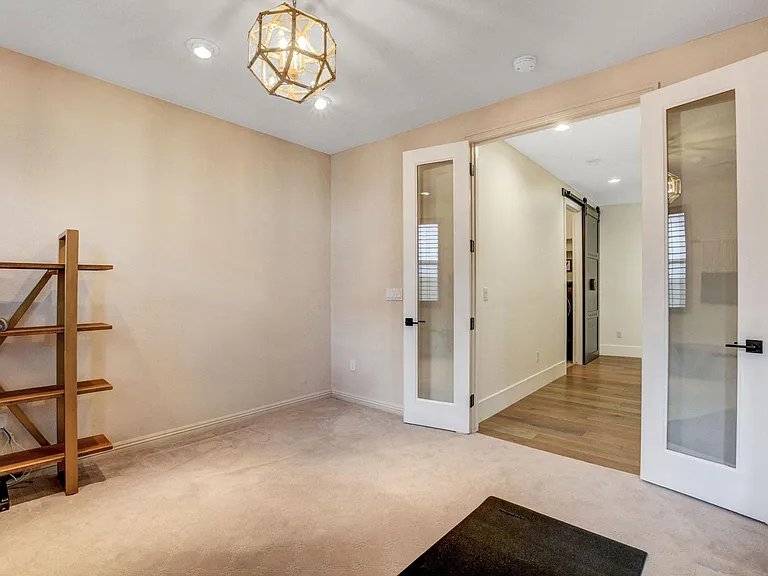 308 Round Stone Ct — Photo 31