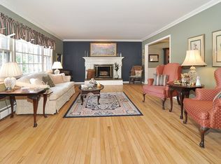 10 Fox Hill Rd, Upper Saddle River, NJ 07458