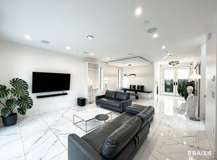1633 SE Marine Dr, Vancouver, BC
