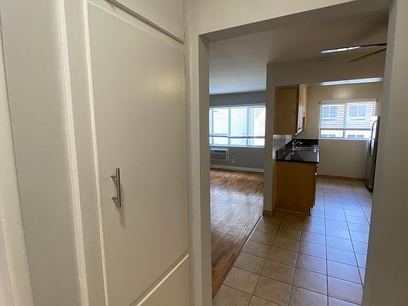 5th image of 7261 Franklin Ave #5
