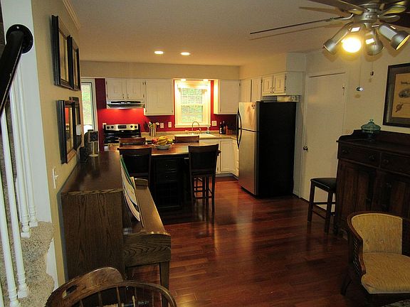 3rd image of 612 Dunberry Dr