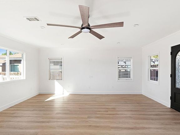 5th image of 4811 Gardena Ave