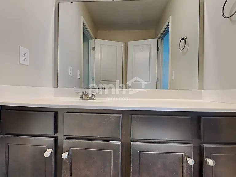 112 Orleans Ct — Photo 18