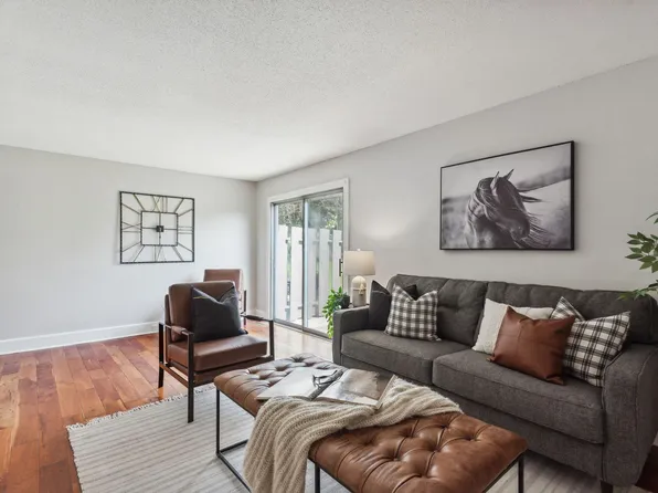 2352 Dorland Ln E, Saint Paul, MN 55119