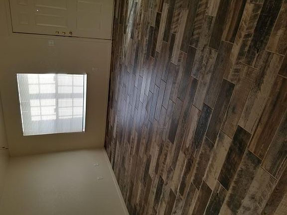 3rd image of 504 Primrose Dr Unit B