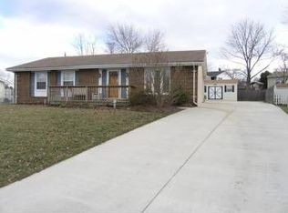 325 W Derby Ct, Sterling, VA 20164