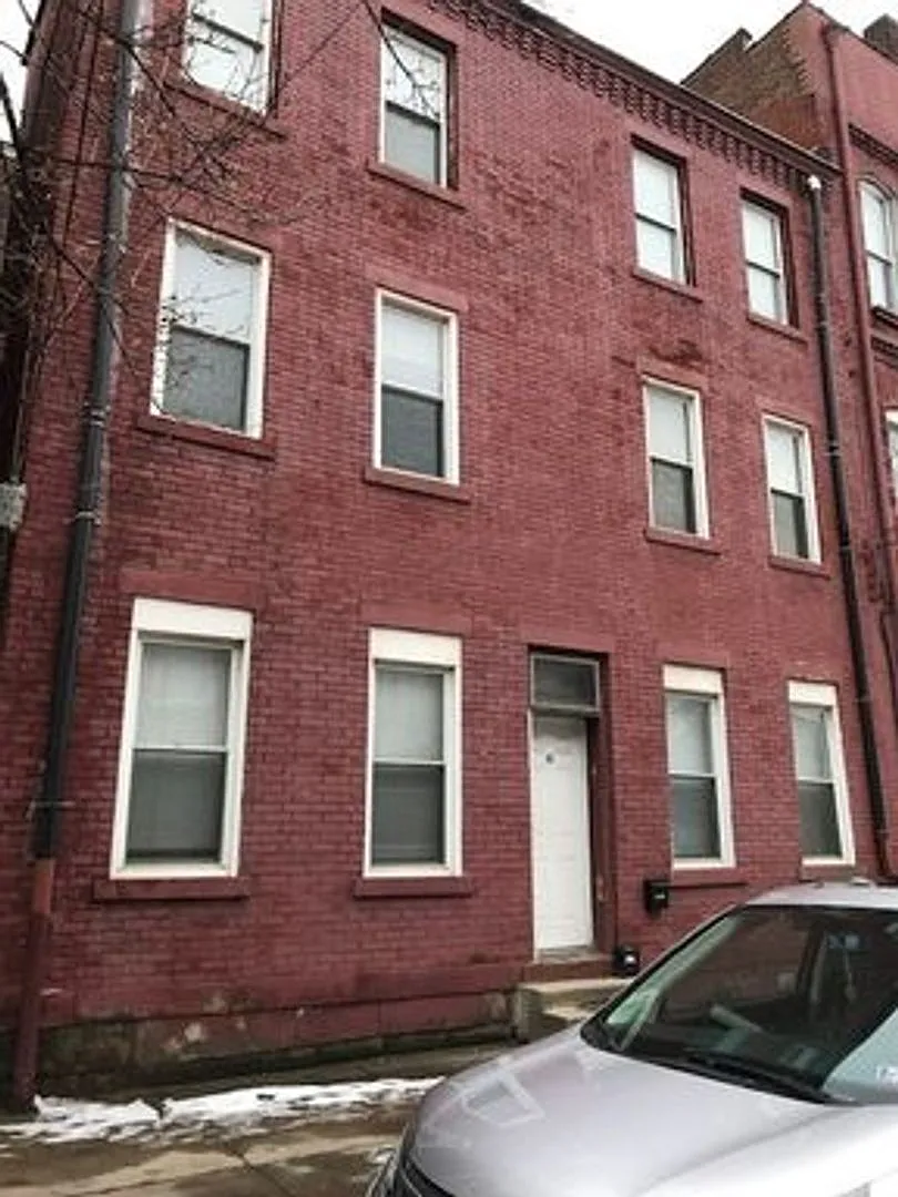 90 South 22nd Street — Photo 1