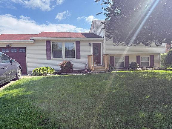 3rd image of 8747 Crestwater Dr