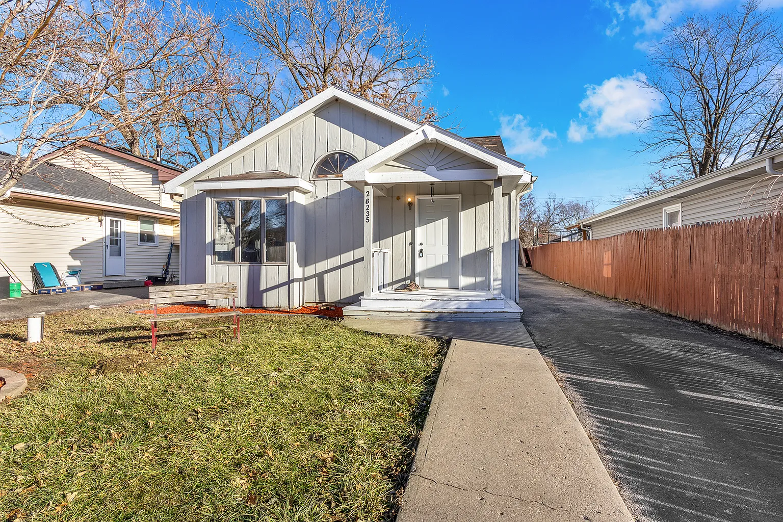 26235 N Walnut Ave photo 1