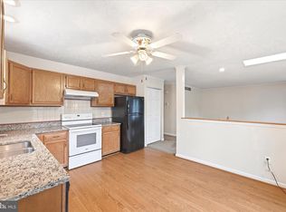 810 205th St, Pasadena, MD 21122