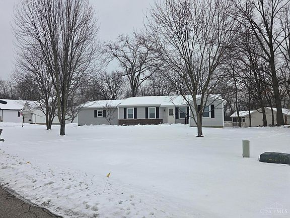 4th image of 21050 Alpine Dr