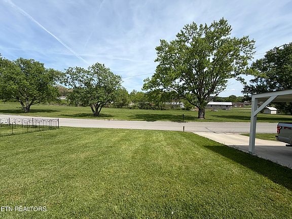 3rd image of 179 Troxel Dr