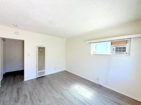 4302 - 4308, City Terrace Dr., 4306