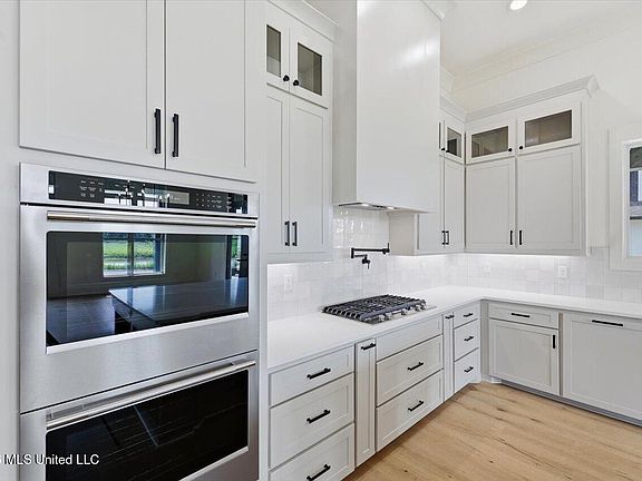 4th image of 1017 Crepe Myrtle Dr
