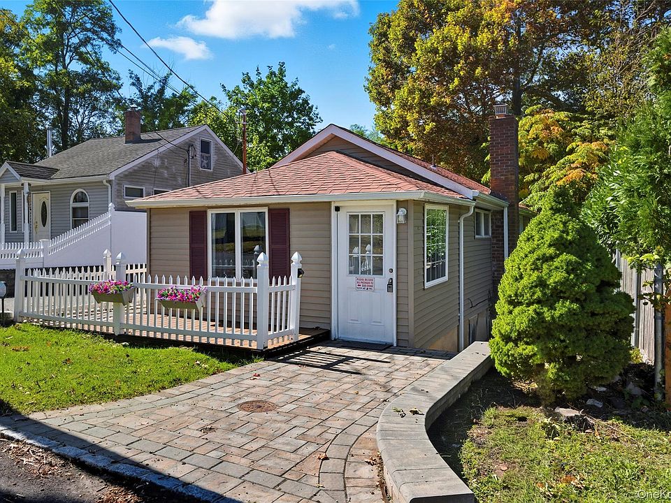 1st image of 28 Waterville Drive