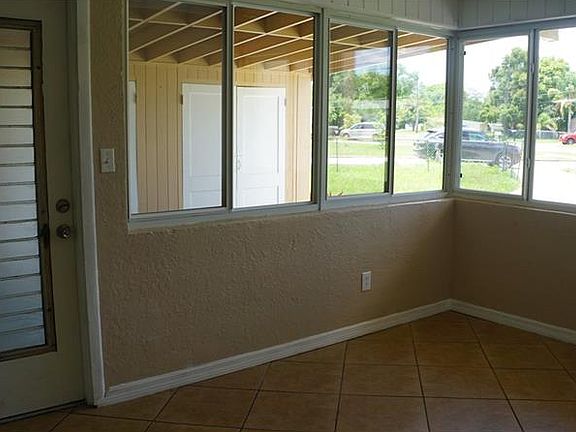 4th image of 143 Coleus Dr