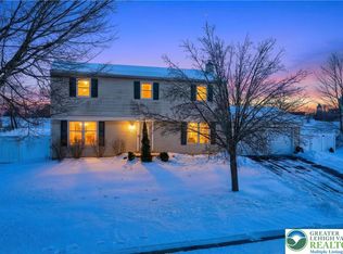 132 Woodview Dr, Quakertown, PA 18951