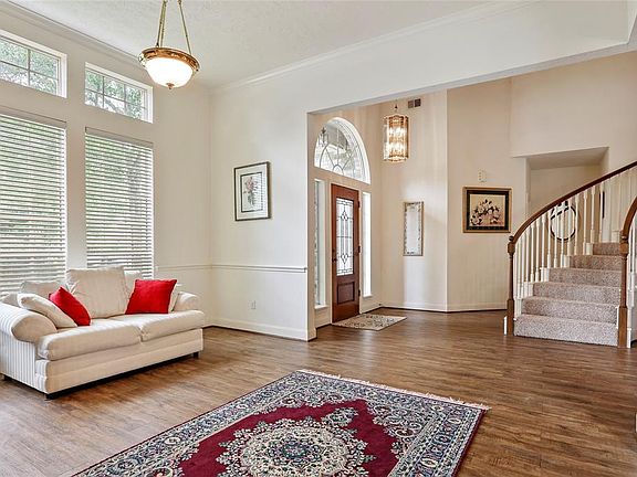 5th image of 24707 Gilbough Dr