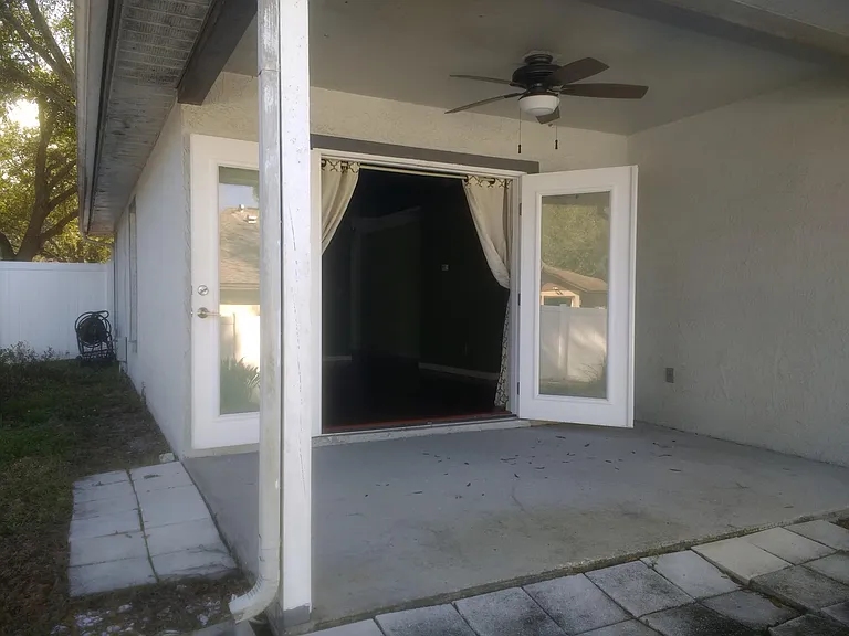3721 Farnham Ct — Photo 2