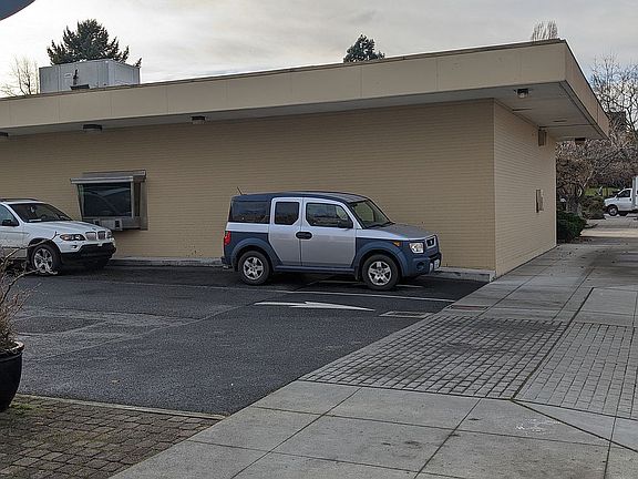 5th image of 202 Anthes Ave
