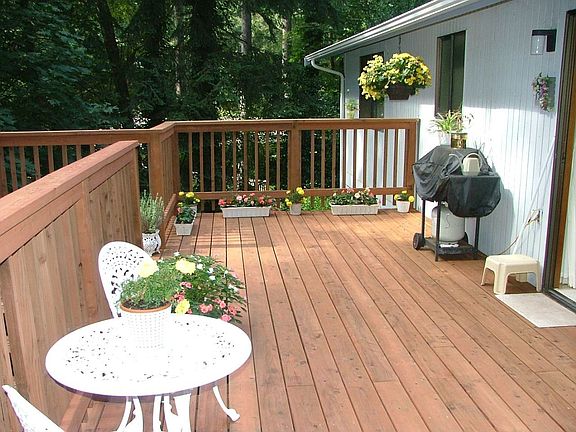 4th image of 1706 Leonie Ln NW