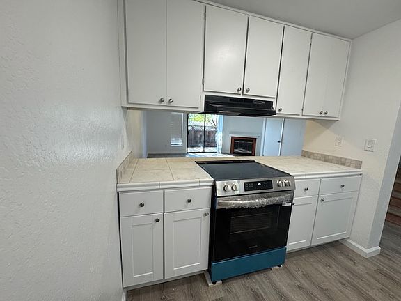 5th image of 1490 Portola Ave #1