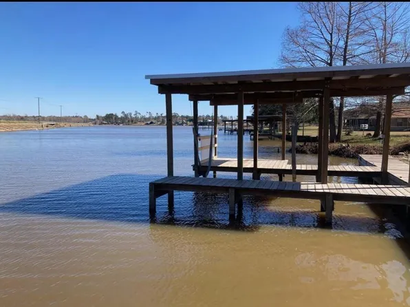 219 Lakeshore N, Onalaska, TX 77360