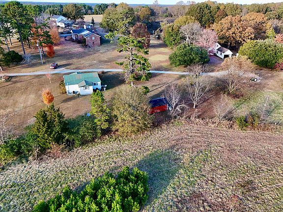3rd image of 133 Fleming Hill Rd