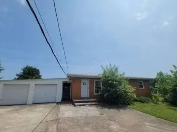 738 Crescent Way, Radcliff, KY 40160