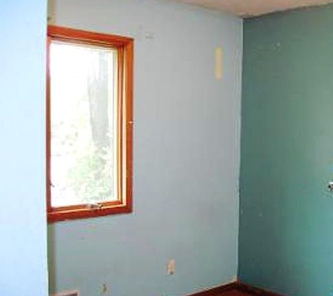 3rd image of 818 Charlotte Dr