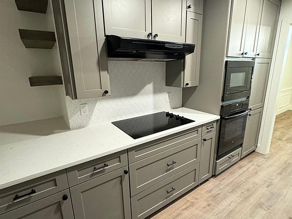 3rd image of 8958 Hialeah Cir N