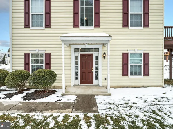 2306 Sunny Hill Cir #2306, York, PA 17406