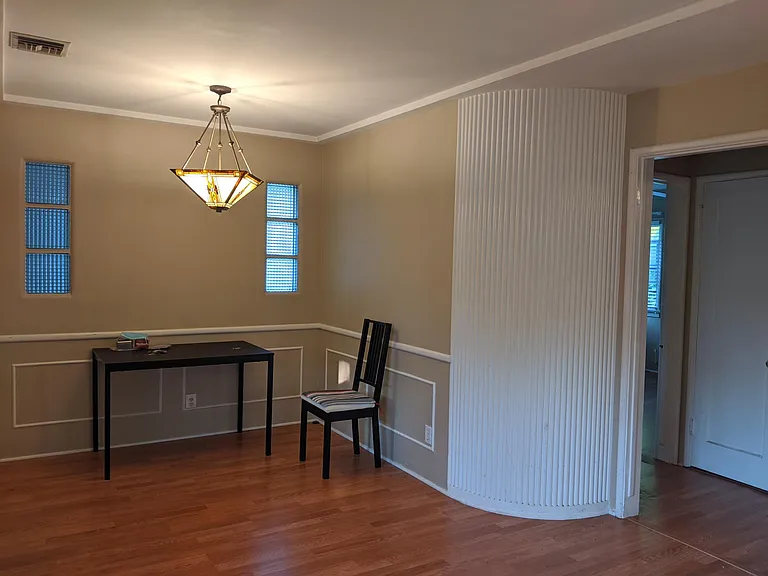 1212 S Mayflower Ave — Photo 4