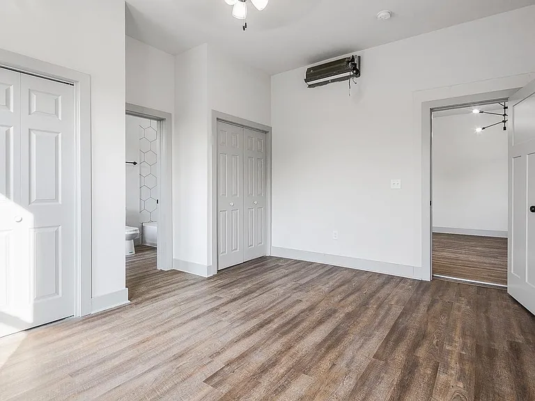 818 E Elm St #1-4 — Photo 15