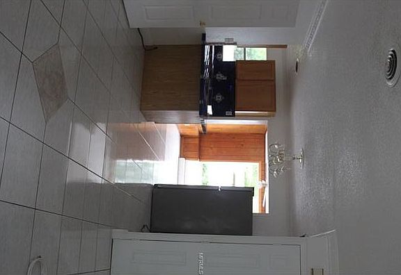 5th image of 1328 Pleasantview Dr
