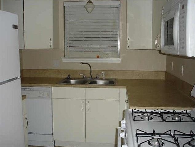 2nd image of 406 Howell St