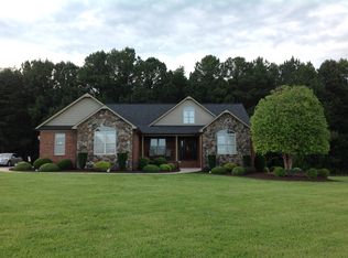 1035 Mangrums Rd, Danville, VA 24541