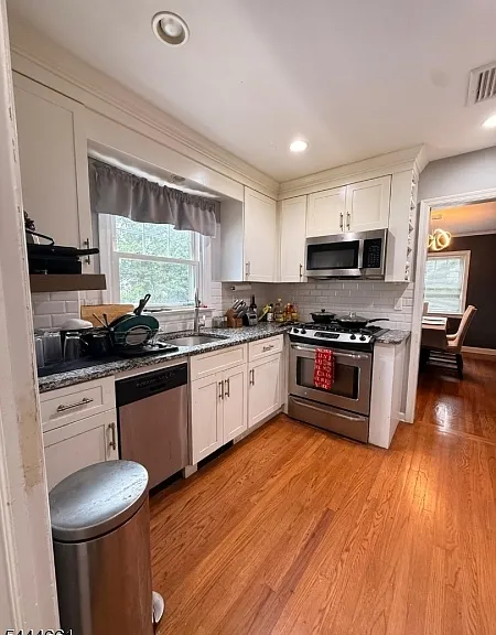 328 Newark Ave — Photo 9