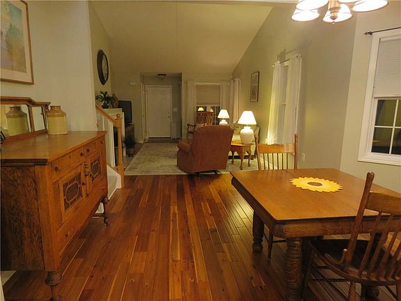 5th image of 131 Eagle Pine Way
